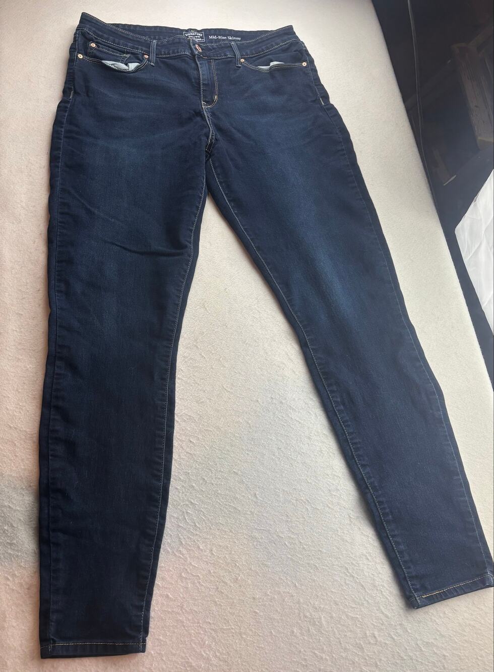 Levi's Mid Rise Skinny Blue Jean Size 32